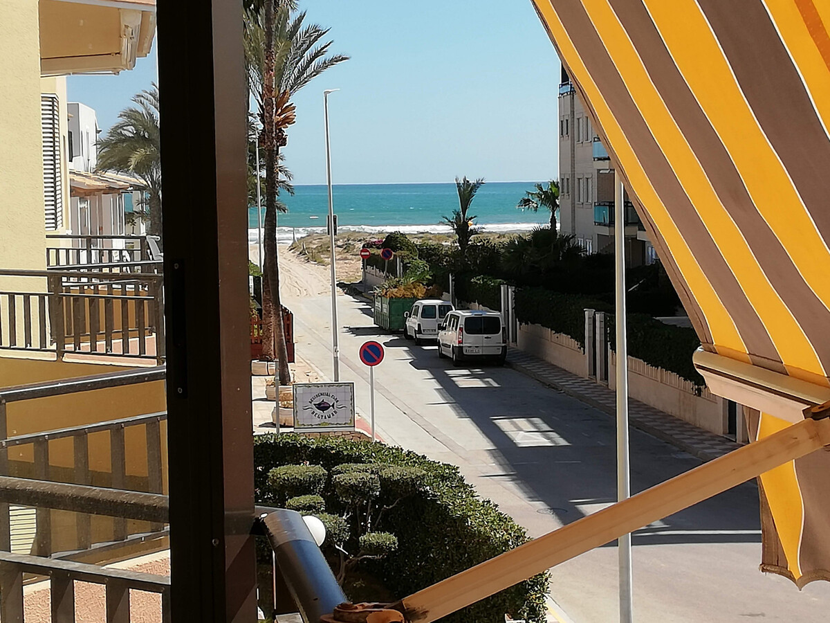 Appartement vue mer à 35 m de la plage, piscine et parking - Photo 12