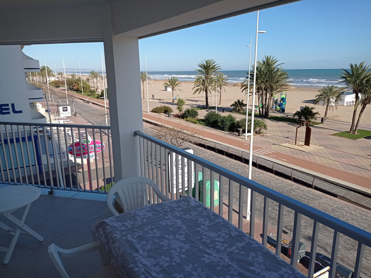 Studio première ligne de plage à Gandía, terrasse vue mer - Photo 4