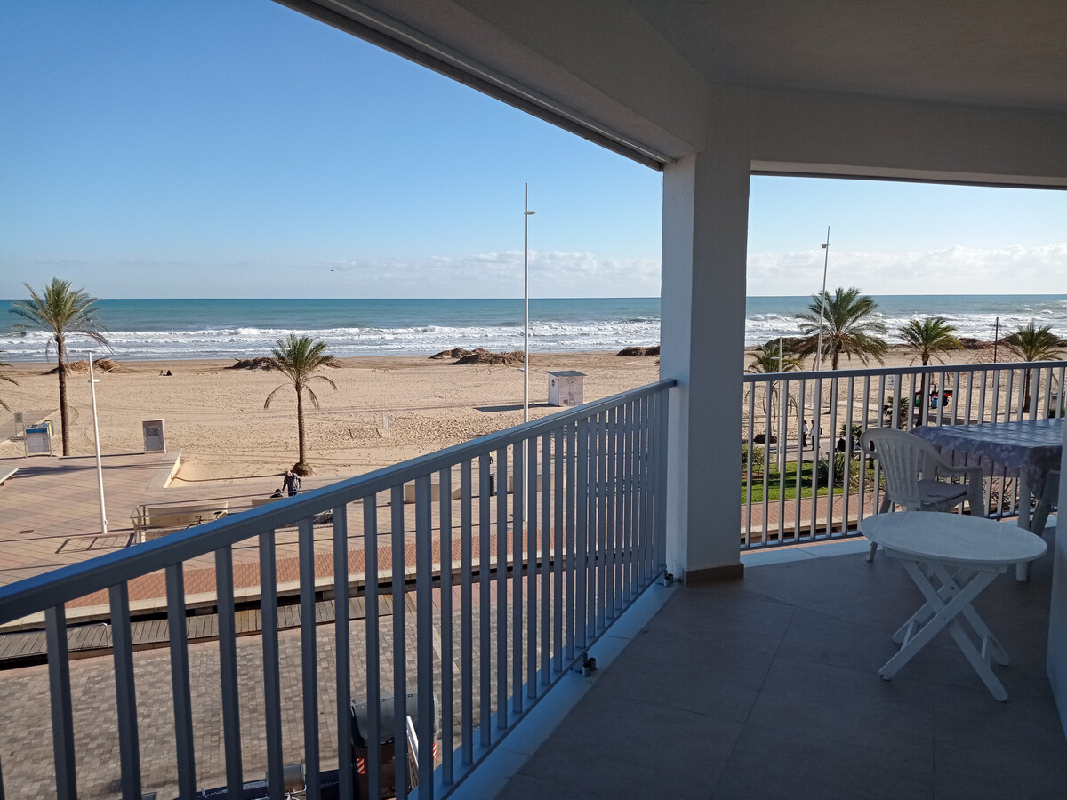 Studio première ligne de plage à Gandía, terrasse vue mer - Photo 7