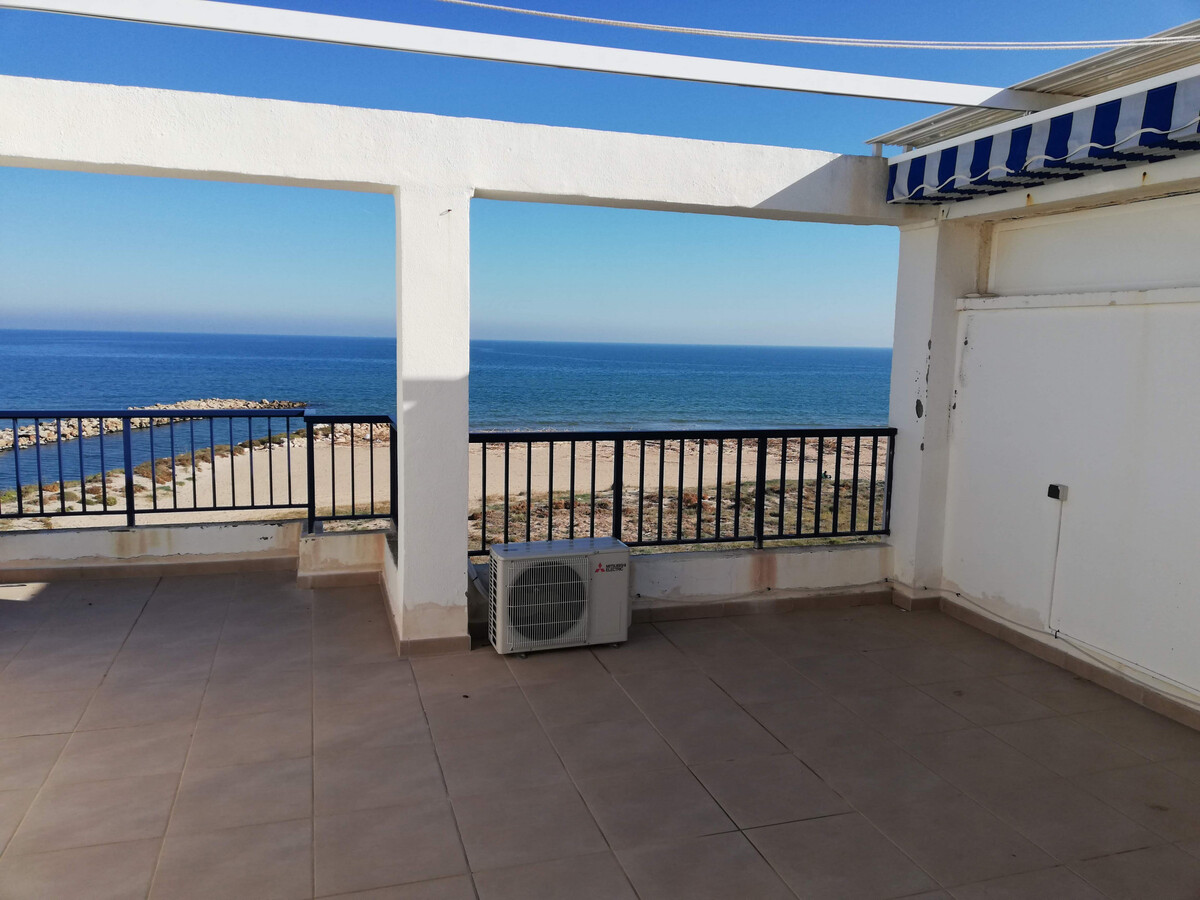 Attique avec terrasse 70 m² face à la côte, accès plage - Photo 3