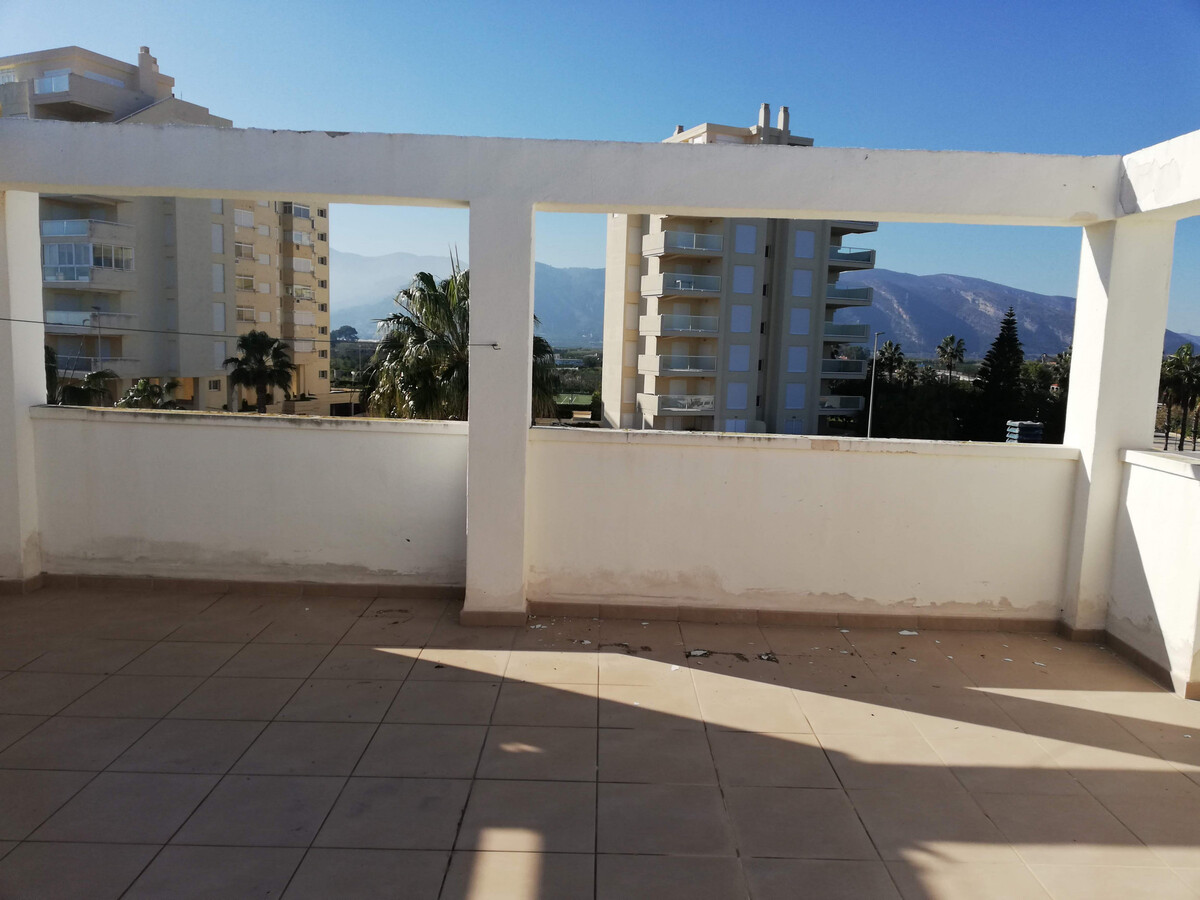 Attique avec terrasse 70 m² face à la côte, accès plage - Photo 15