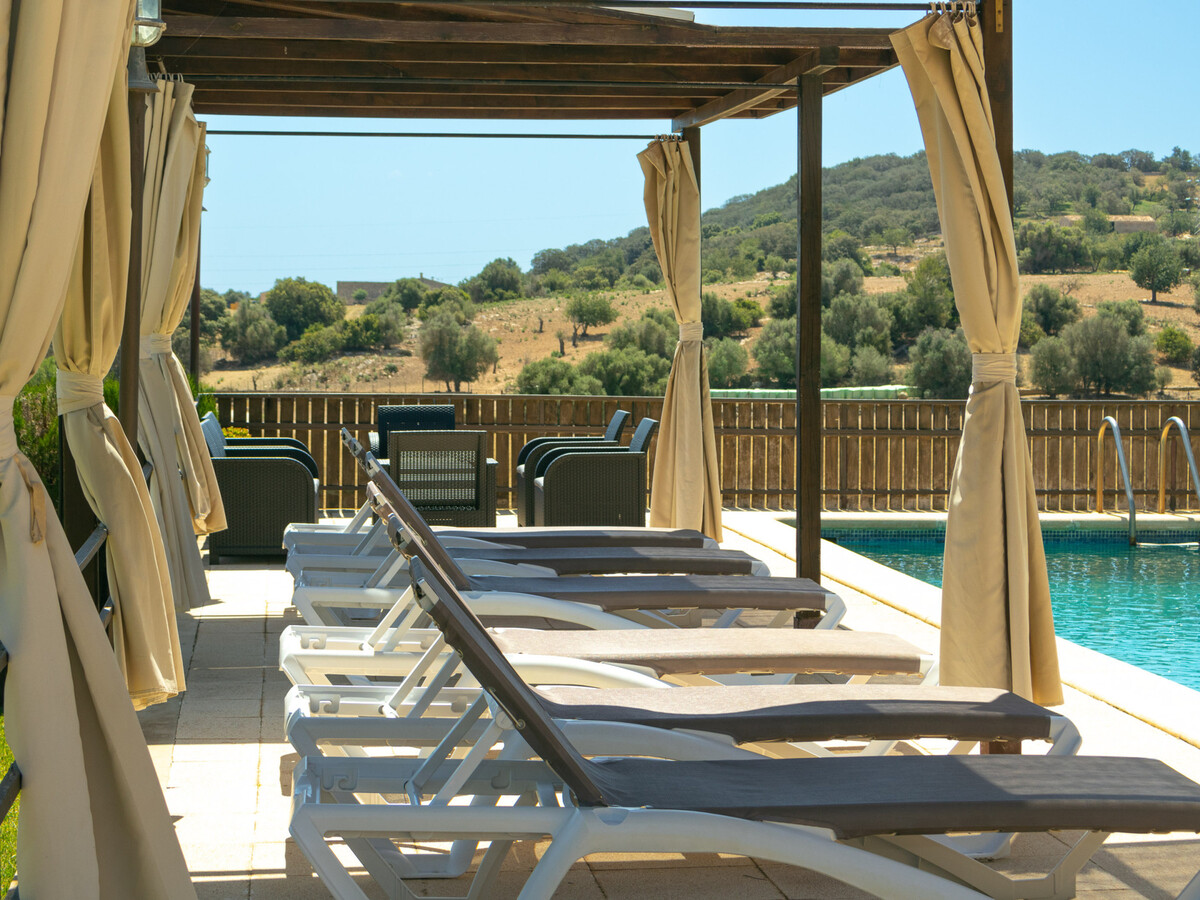 Villa 12 pers., 6 chambres, piscine et court de tennis à Llubí - Photo 2