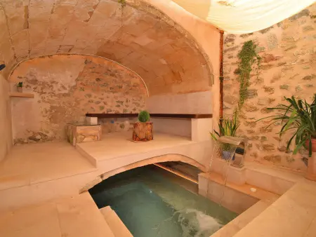 Location gite à Arta, Maison de ville à Artá, pour 12 personnes, charme traditionnel et modernité