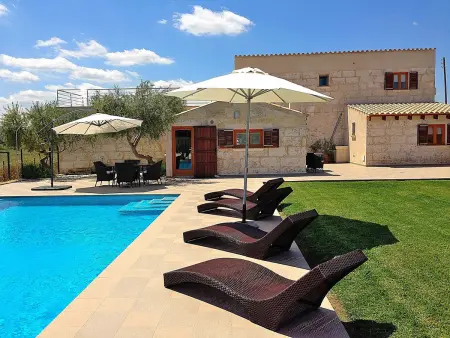 Location gite à Llubí, Charmante Villa Majorquine avec Piscine Privée et Jardin à Muro