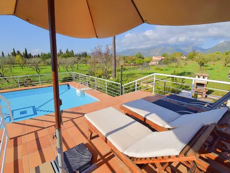 Location gite à Campanet, Charmante maison de vacances pour 6 pers. à Campanet avec piscine privée