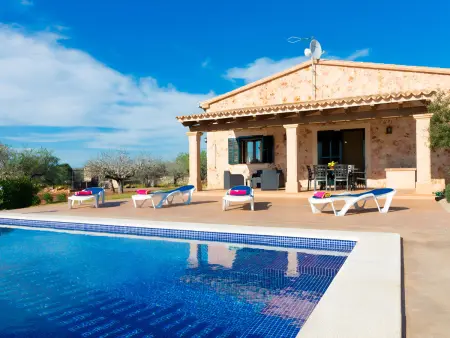 Location gite à Sineu, Charmante Finca à Sineu avec Piscine Privée