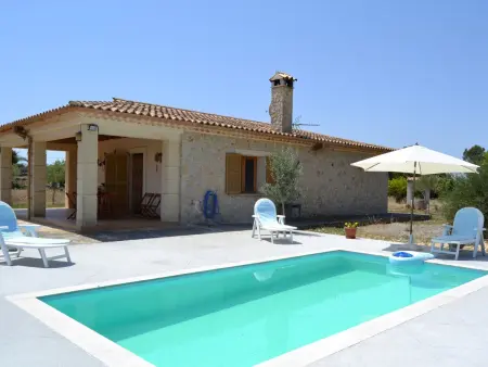 Location gite à Llubí, Maison de campagne à Llubí avec piscine privée
