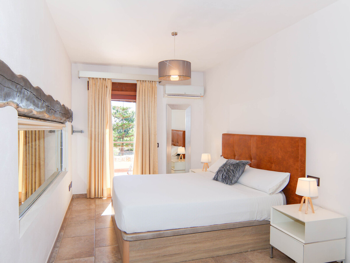 Villa moderne 250m² avec piscine 12x6m à Sa Pobla - Photo 23
