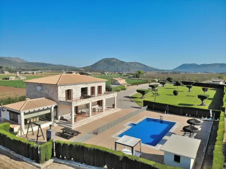 Location gite à Sa Pobla, Villa Moderne avec Vues et Piscine Privée à Sa Pobla