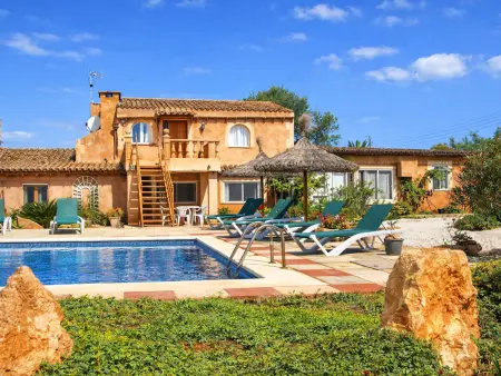 Location gite à Campos, Grande Finca pour 8 Pers. à Campos avec Piscine
