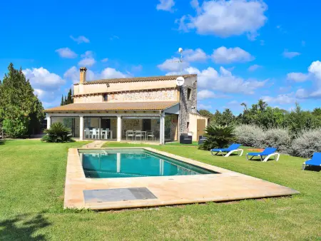 Location gite à Can Picafort, Villa confortable à Muro avec piscine privée, climatisation et WiFi