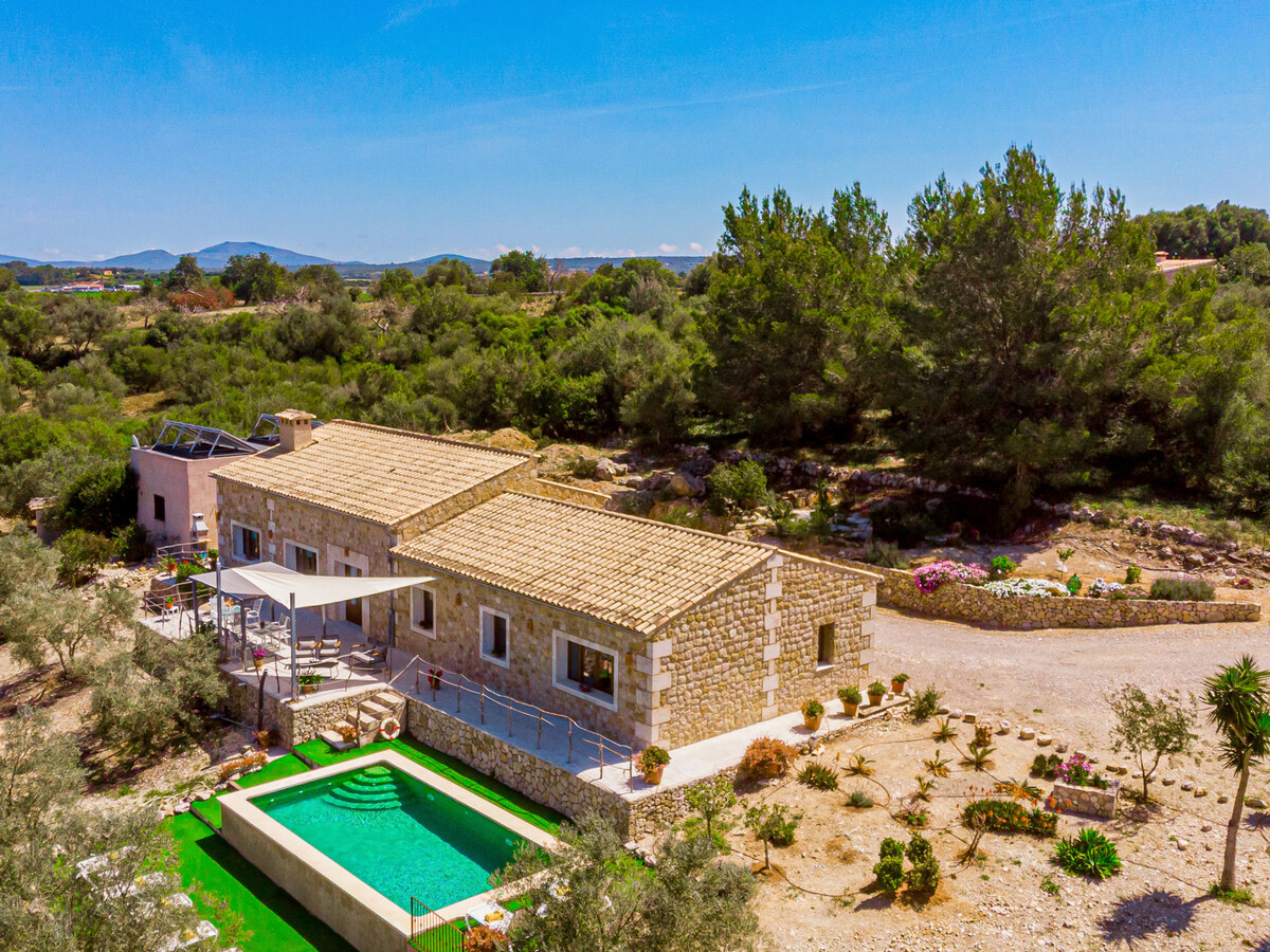 Caluix, villa en pierre avec piscine 8×4 à Sineu - Photo 8