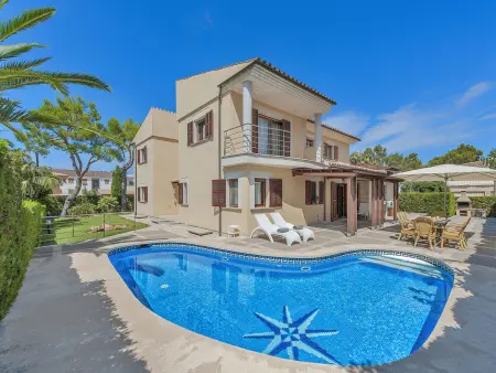 Location villa à Port d'Alcúdia, Villa élégante à Puerto Alcudia, 4 chambres, piscine privée