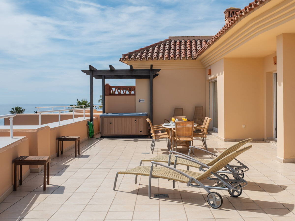 Appartement face à la plage, 2 ch., terrasse 25 m² à Mijas - Photo 3
