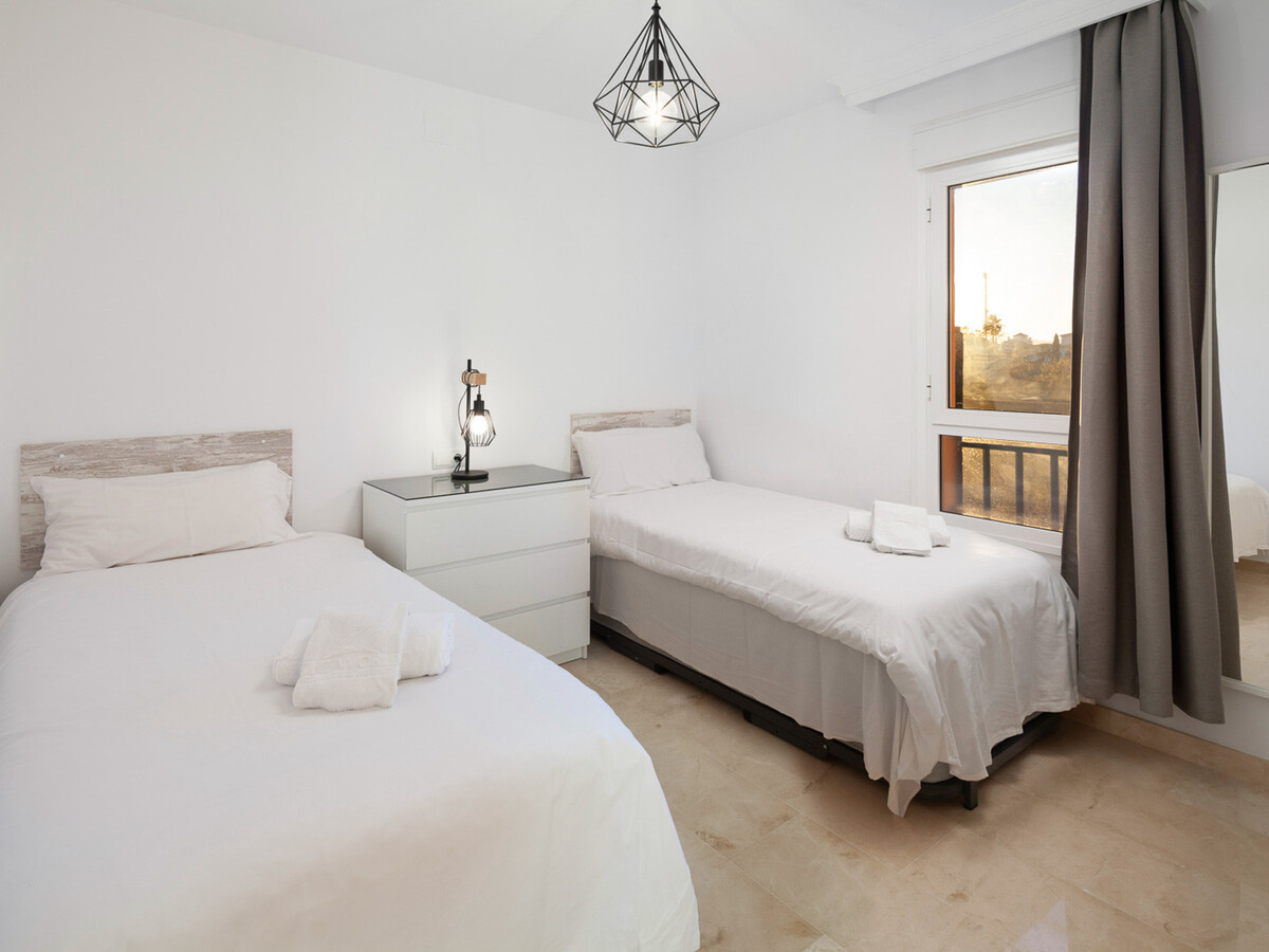 Appartement 2 chambres à Mijas Costa, piscines et terrasse - Photo 11