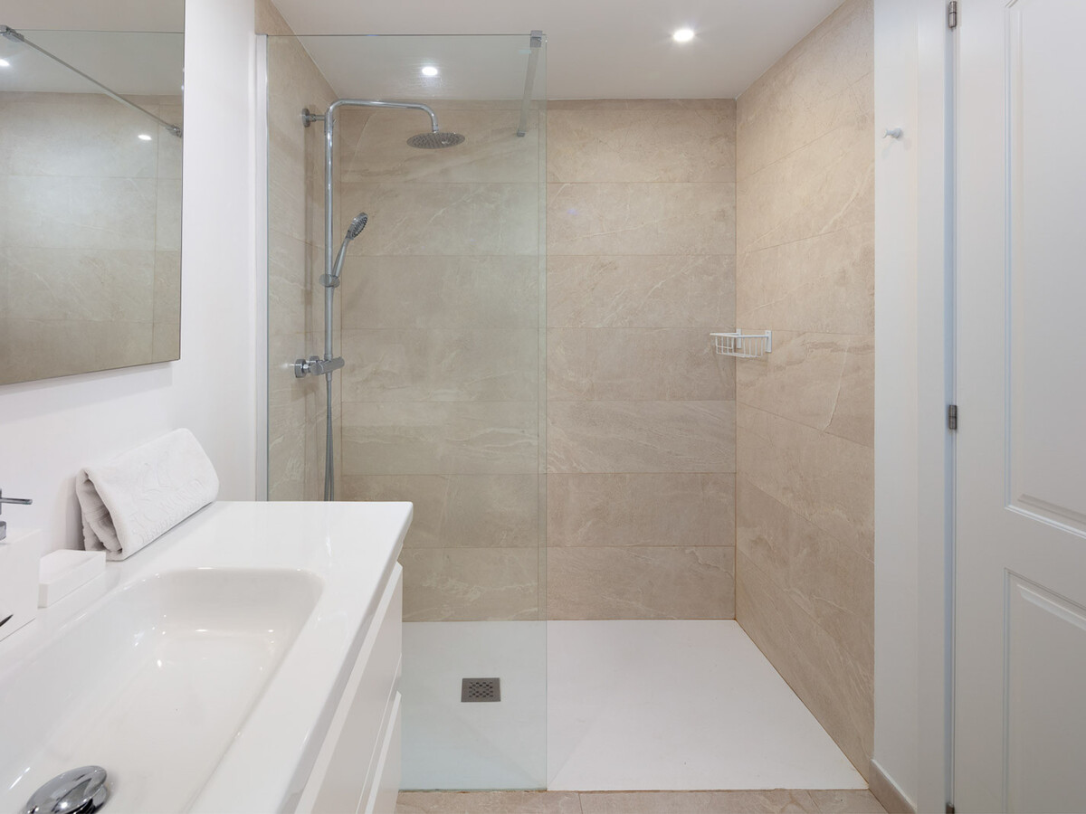 Appartement 3 chambres lumineux avec piscine à Marbella - Photo 19