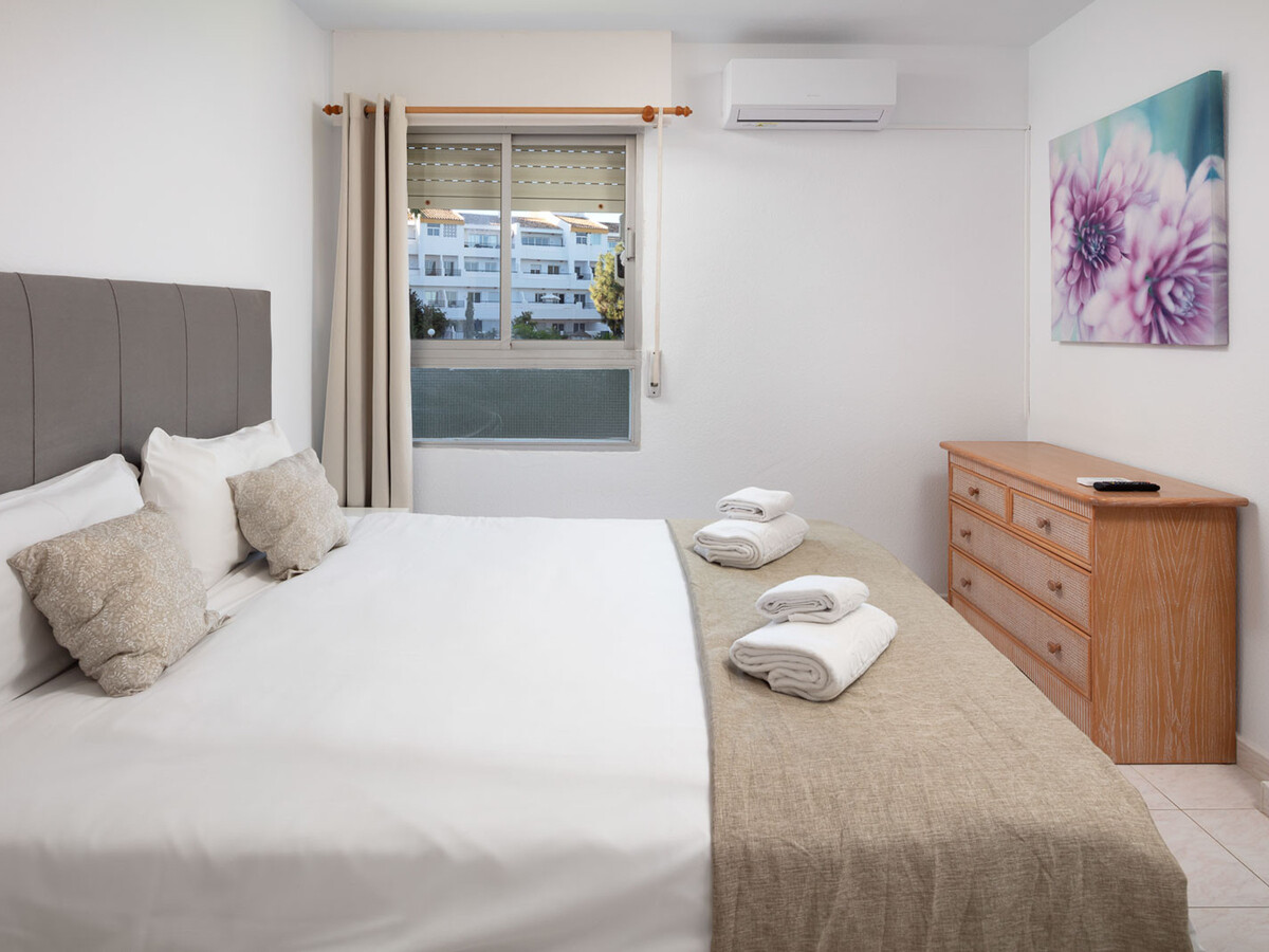 Appartement 57m² lumineux à Mijas Costa, vue mer et piscine - Photo 4