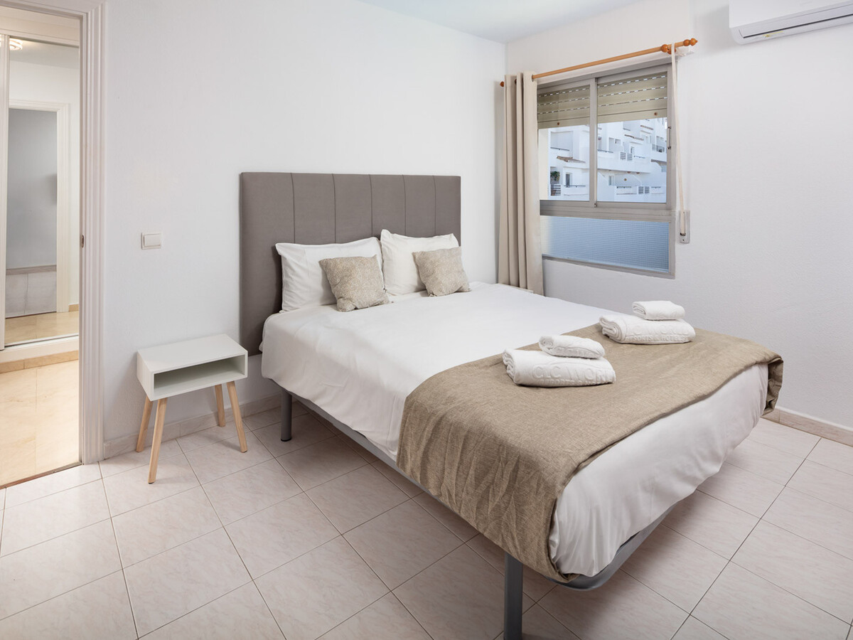 Appartement 57m² lumineux à Mijas Costa, vue mer et piscine - Photo 5