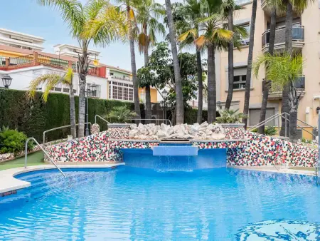 Location appartement à Fuengirola, Appartement en bord de mer à Fuengirola avec parking, climatisation, wifi