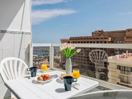 Location appartement à Fuengirola, Studio en bord de mer à Fuengirola, pour 3 personnes, avec climatisation