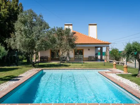 Location maison à Palmela, Villa spacieuse à Palmela avec piscine privée