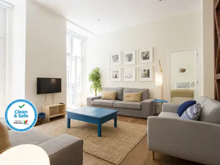 Location appartement à Lisbonne, Grand appartement central à Lisbonne, 5 chambres, jusquà 17 personnes