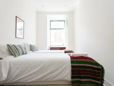 Appartement 6 chambres, 25 personnes face au Miradouro à Lisbonne : photo 16