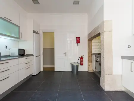Appartement 6 chambres, 25 personnes face au Miradouro à Lisbonne : photo 32