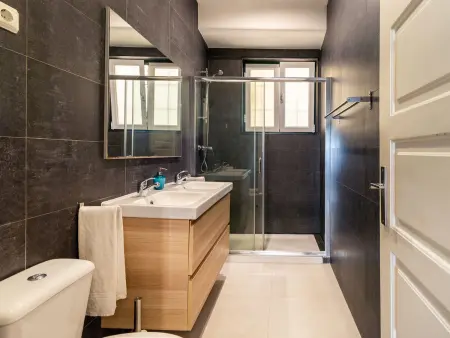 Appartement 5 chambres Chiado, 10 personnes près Praça Luís de Camões : photo 32