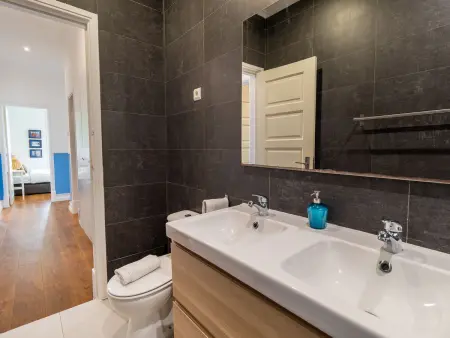 Appartement 5 chambres Chiado, 10 personnes près Praça Luís de Camões : photo 33