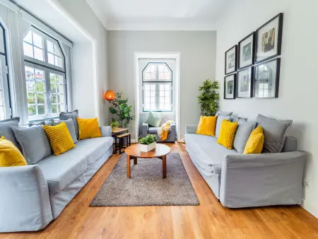 Appartement 4 chambres Chiado, 10 personnes près Praça Luís de Camões : photo 2