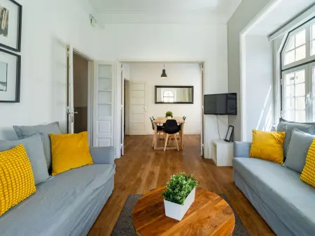 Appartement 4 chambres Chiado, 10 personnes près Praça Luís de Camões : photo 3