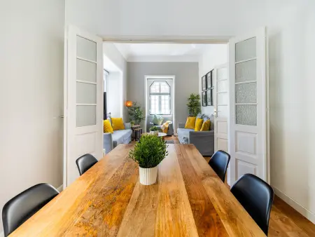 Appartement 4 chambres Chiado, 10 personnes près Praça Luís de Camões : photo 5