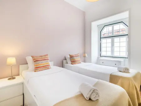 Appartement 4 chambres Chiado, 10 personnes près Praça Luís de Camões : photo 15
