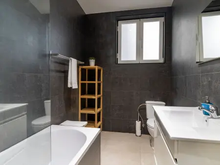 Appartement 4 chambres Chiado, 10 personnes près Praça Luís de Camões : photo 26