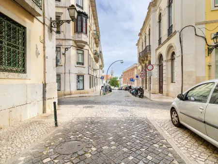 Appartement 4 chambres Chiado, 10 personnes près Praça Luís de Camões : photo 34