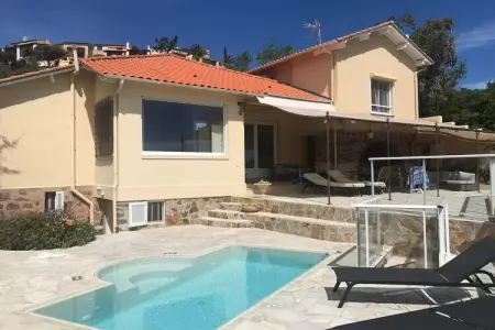 Location appartement à Théoule sur Mer, Superbe Villa de Plage à Théoule-sur-Mer