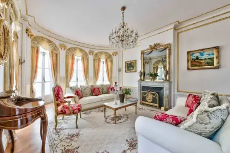 Location appartement à Paris, Résidence de luxe noble au cœur de Paris