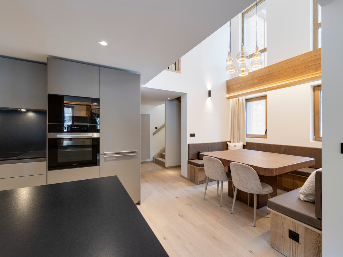 Duplex alpin 120 m², 4 chambres, cheminée à Val-d'Isère - Photo 4