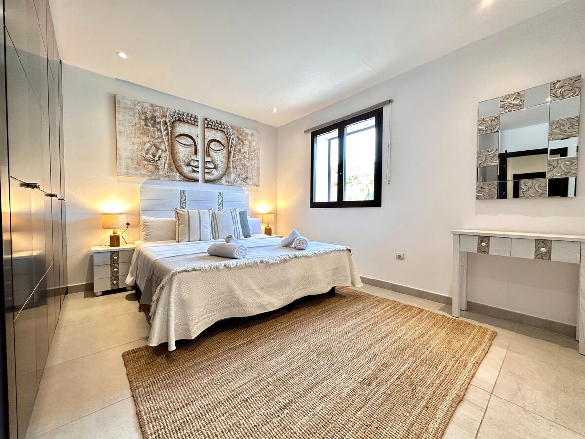 Villa Cas Hèspero – 5 chambres, piscine et jardin à Ibiza - Photo 7
