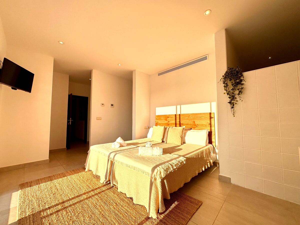 Villa Cas Hèspero – 5 chambres, piscine et jardin à Ibiza - Photo 12