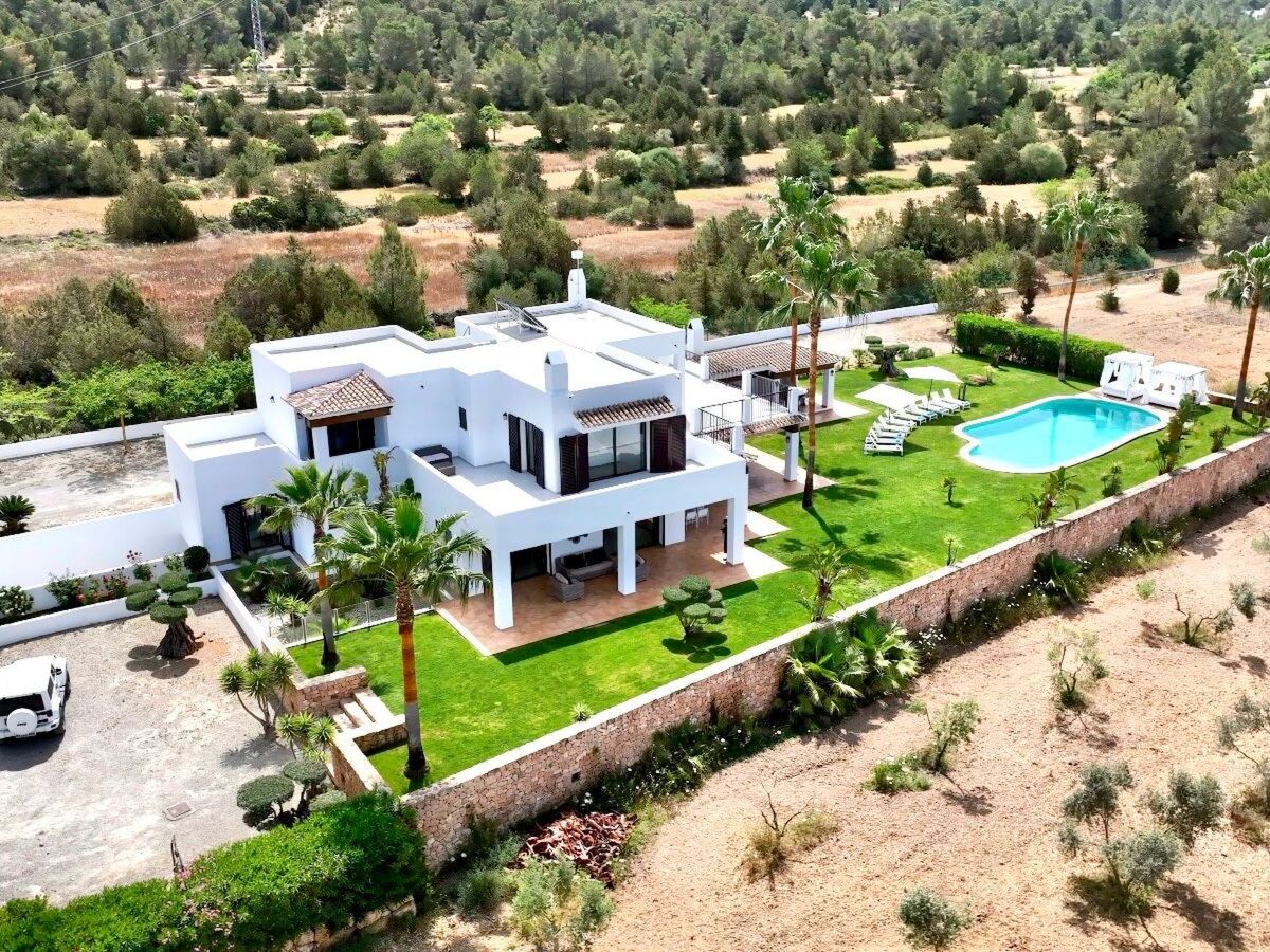 Villa Cas Hèspero – 5 chambres, piscine et jardin à Ibiza - Photo 15
