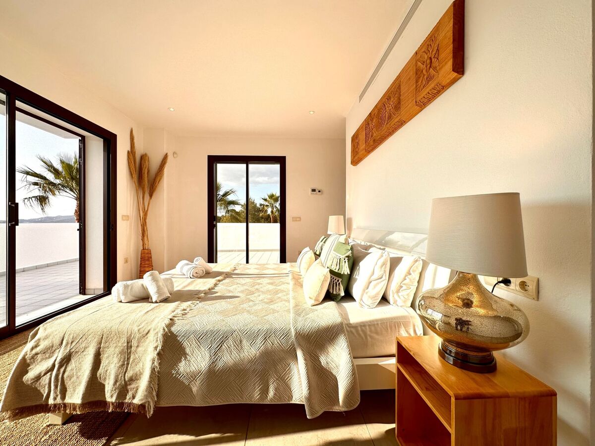 Villa Cas Hèspero – 5 chambres, piscine et jardin à Ibiza - Photo 26
