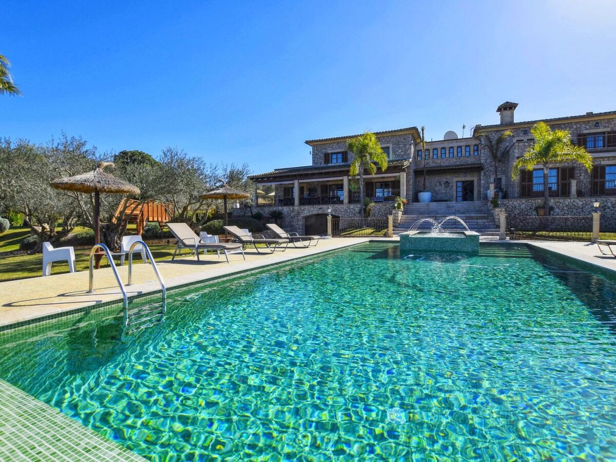 Canova – Maison 8 chambres, piscine et 14 000 m² - Photo 5