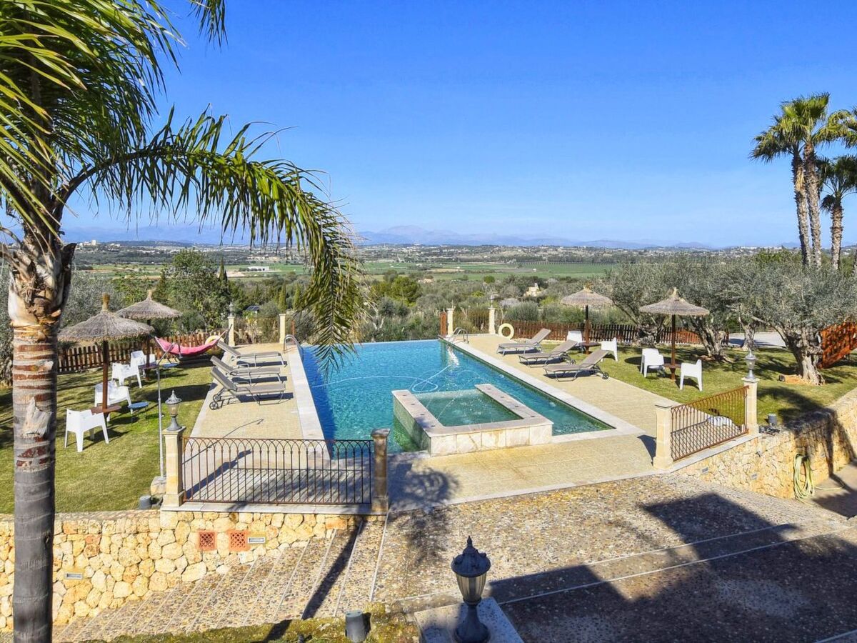 Canova – Maison 8 chambres, piscine et 14 000 m² - Photo 6
