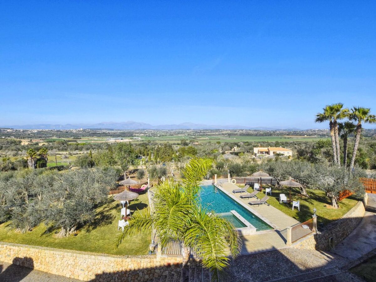 Canova – Maison 8 chambres, piscine et 14 000 m² - Photo 7