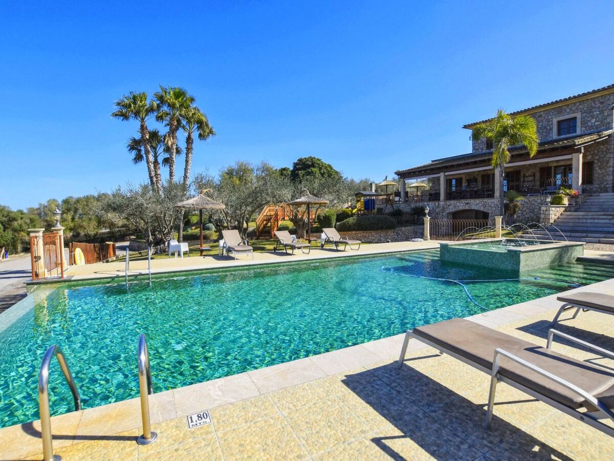 Canova – Maison 8 chambres, piscine et 14 000 m² - Photo 8