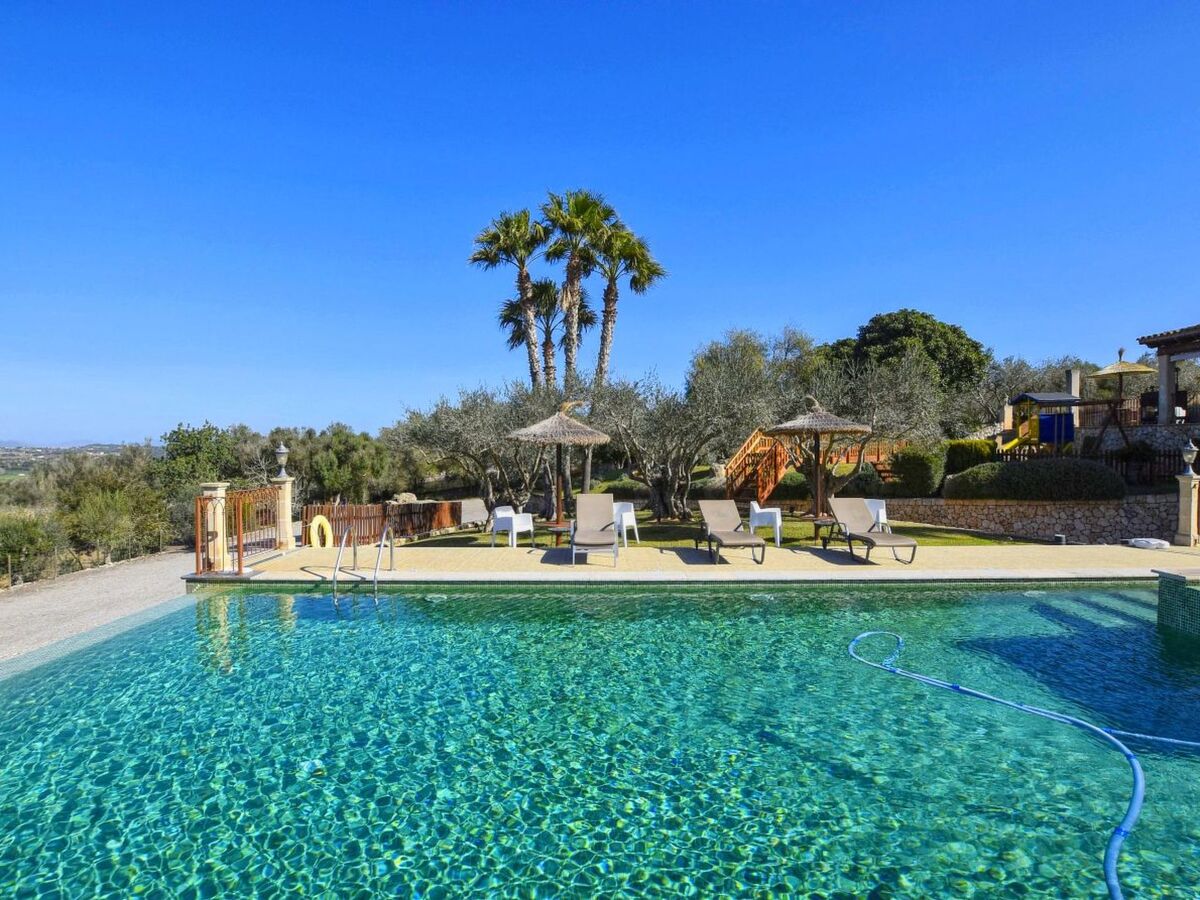Canova – Maison 8 chambres, piscine et 14 000 m² - Photo 10