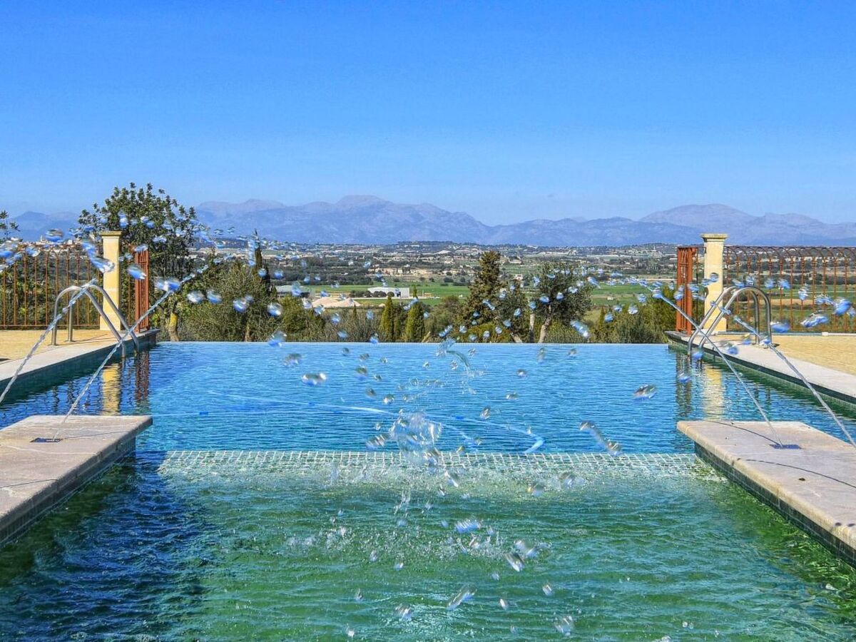 Canova – Maison 8 chambres, piscine et 14 000 m² - Photo 13