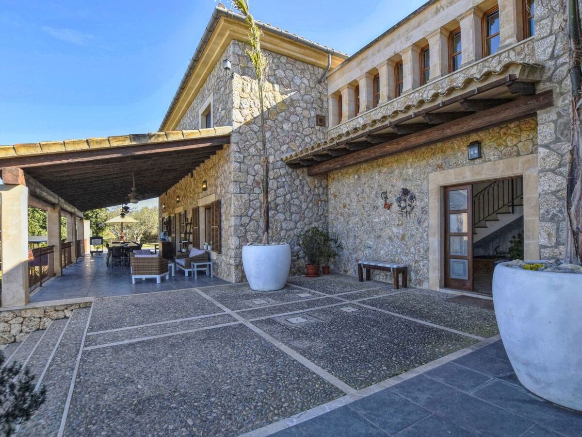 Canova – Maison 8 chambres, piscine et 14 000 m² - Photo 15